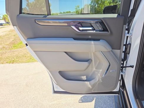 New 2026 GMC Yukon Elevation image 11