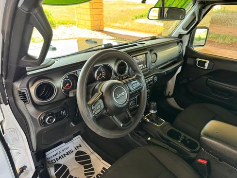 Used 2023 Jeep Wrangler Sport AWD/4WD image 10