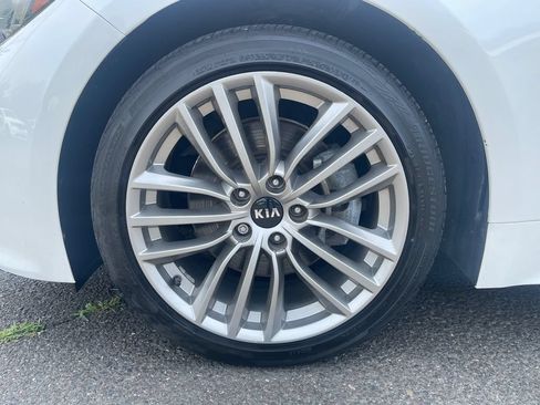 Used 2018 Kia Stinger RWD image 9