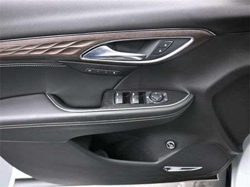 Used 2022 Buick Envision Avenir w/ Technology Package II image 13