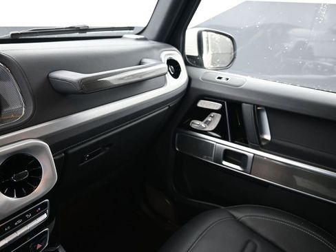 Used 2024 Mercedes-Benz G 550 image 33