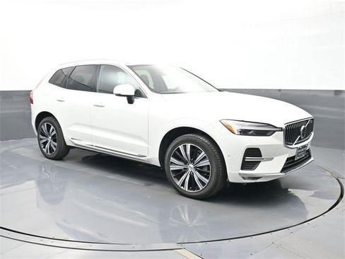 Used 2022 Volvo XC60 B6 Inscription w/ Advanced Package image 20