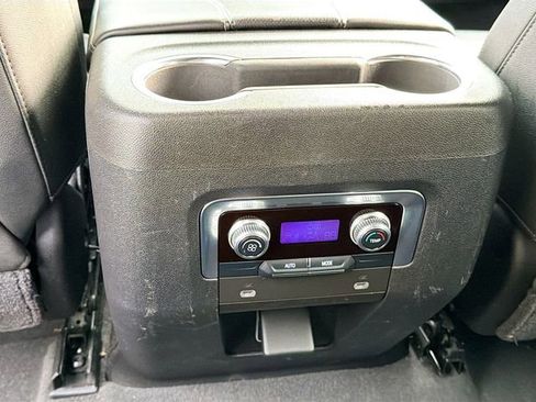 Used 2021 GMC Yukon SLT AWD/4WD image 9