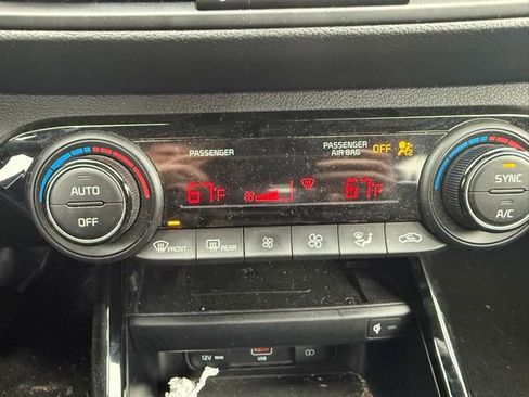 Used 2024 Kia Forte GT-Line w/ GT-Line Premium Package image 9