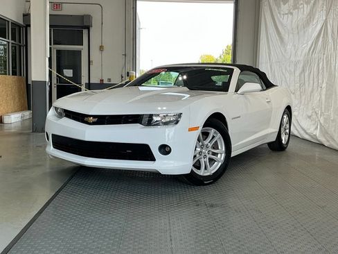 Used 2015 Chevrolet Camaro LT RWD image 2