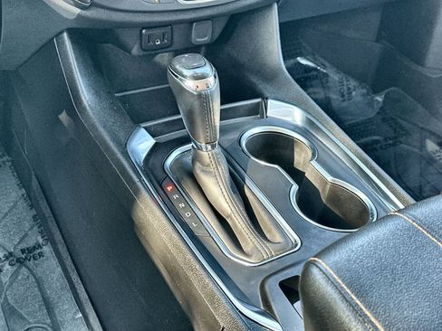 Used 2019 Chevrolet Traverse LT image 23