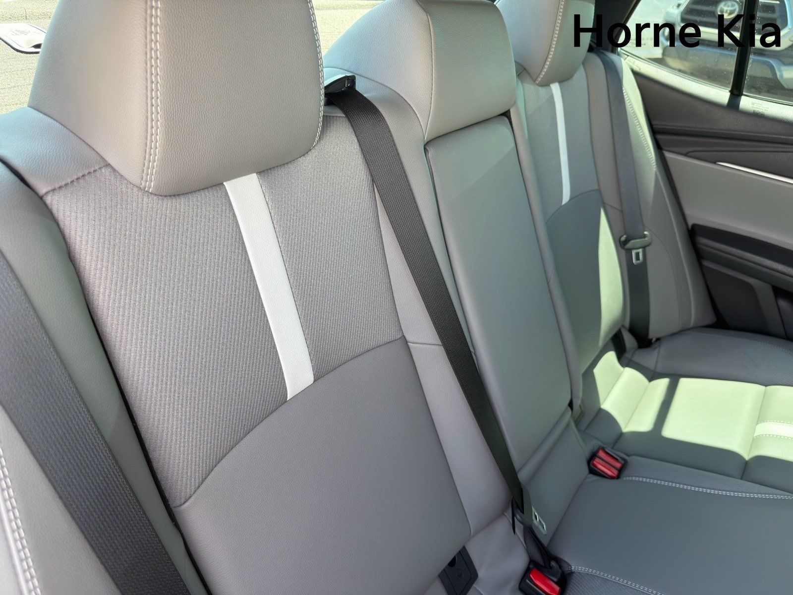 Used 2025 Toyota Camry SE w/ Convenience Package FWD image 28