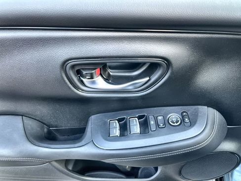 Used 2024 Honda HR-V EX-L image 17