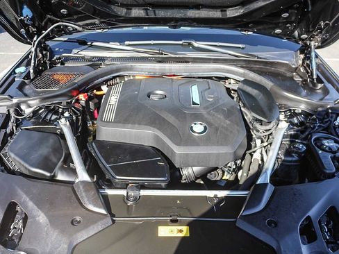 Used 2023 BMW 530e w/ M Sport Package image 27