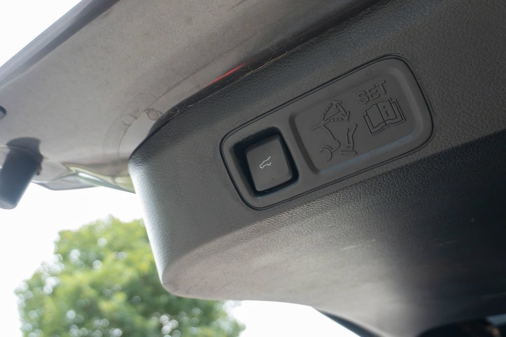 Used 2021 Ford Expedition XLT RWD image 12