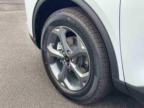 New 2025 Ford Escape ST-Line w/ Tech Pack #1 AWD/4WD image 9