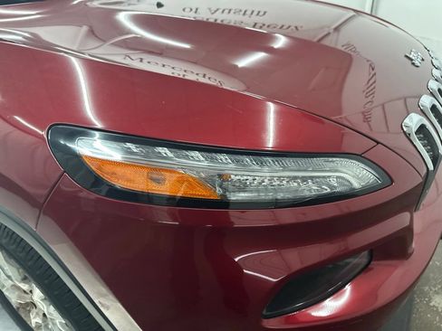 Used 2015 Jeep Cherokee Limited w/ Luxury Group AWD/4WD image 9