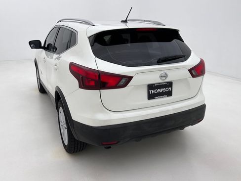Used 2018 Nissan Rogue Sport SV w/ SV Technology Package AWD/4WD image 8