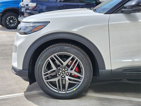 New 2026 Ford Explorer ST image 5