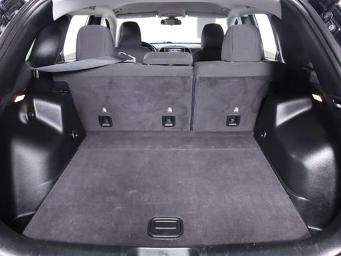 Used 2019 Jeep Cherokee Latitude w/ Cold Weather Group AWD/4WD image 34