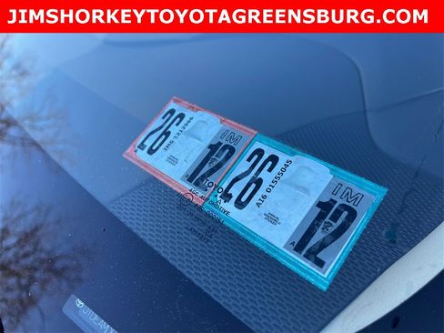 Used 2021 Toyota Corolla LE image 31