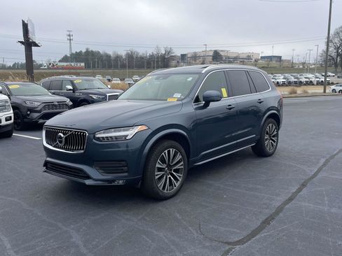 Used 2020 Volvo XC90 T5 Momentum w/ Protection Package Premier image 3