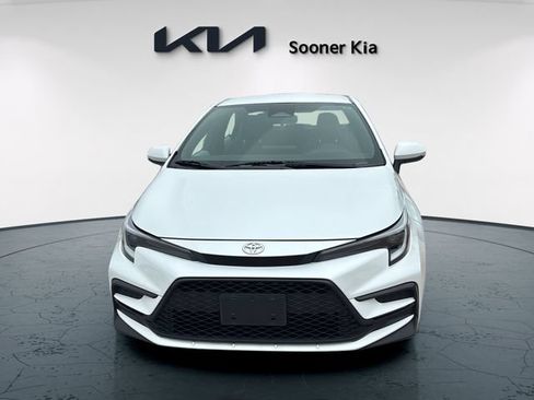 Used 2024 Toyota Corolla SE FWD image 2