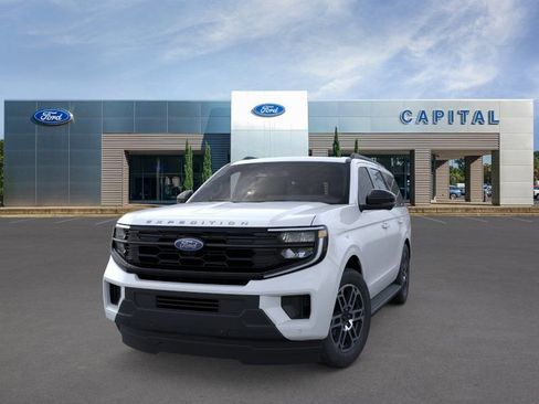 New 2025 Ford Expedition Active image 2