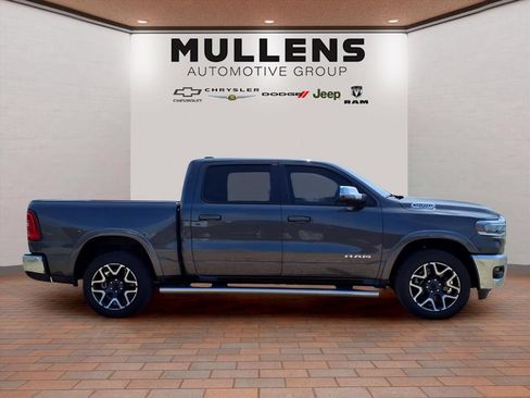 Used 2025 RAM 1500 Laramie AWD/4WD image 4