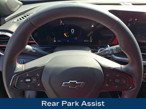 Used 2025 Chevrolet Trax RS w/ Driver Confidence Package FWD image 4