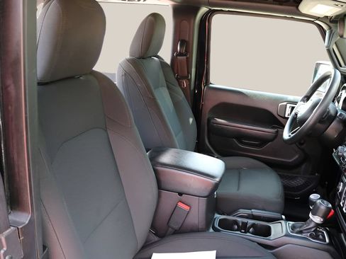 Used 2023 Jeep Wrangler Sport AWD/4WD image 17