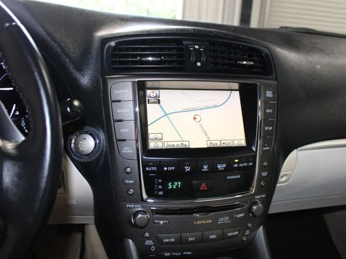 Used 2011 Lexus IS 350C RWD image 19