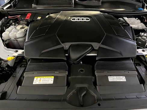 Used 2022 Audi Q7 3.0T Premium w/ Interior Protection Package image 29