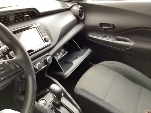 Used 2024 Nissan Kicks S image 10