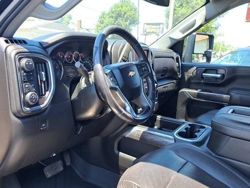 Used 2021 Chevrolet Silverado 2500 LTZ w/ LTZ Convenience Package AWD/4WD image 7
