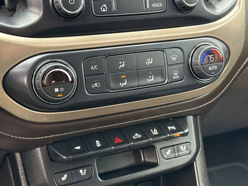 Used 2022 GMC Canyon Denali image 20