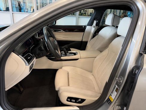 Used 2020 BMW 750i xDrive w/ Autobahn Package AWD/4WD image 2
