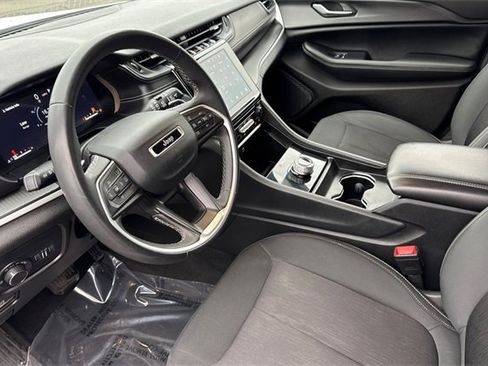 Used 2023 Jeep Grand Cherokee L Laredo image 10