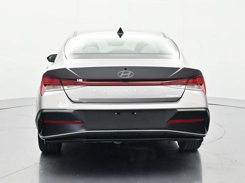 Used 2025 Hyundai Elantra Limited FWD image 6