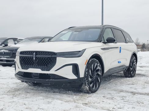 New 2026 Lincoln Nautilus Reserve w/ Jet Appearance Package image 2