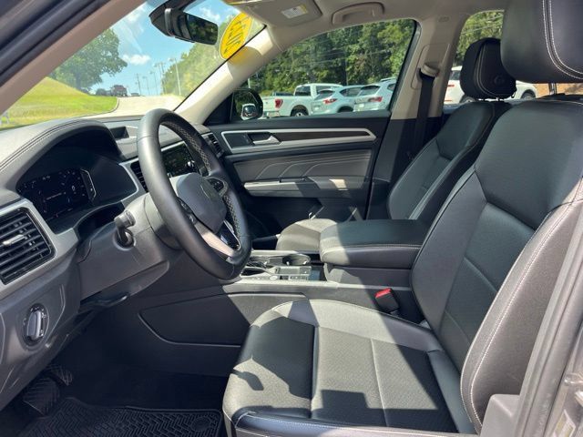 Used 2023 Volkswagen Atlas SE w/ Panoramic Sunroof Package FWD image 7