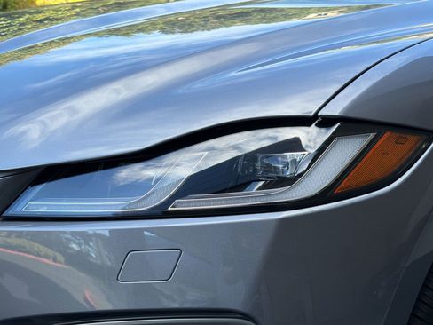 Used 2025 Jaguar F-PACE R-Dynamic S image 12