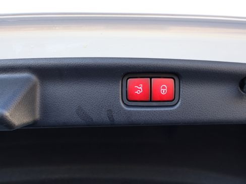 Certified 2022 Mercedes-Benz C 300 4MATIC Sedan w/ Pinnacle Trim Package image 22