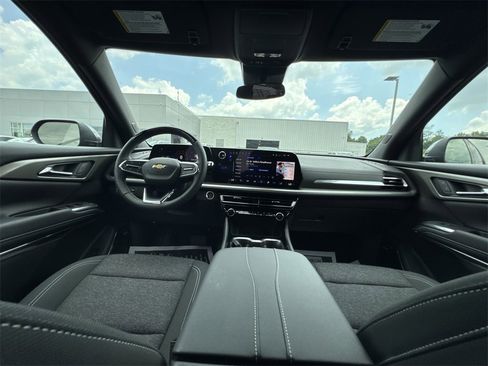 New 2025 Chevrolet Traverse LT w/ Enhanced Driving Package image 10