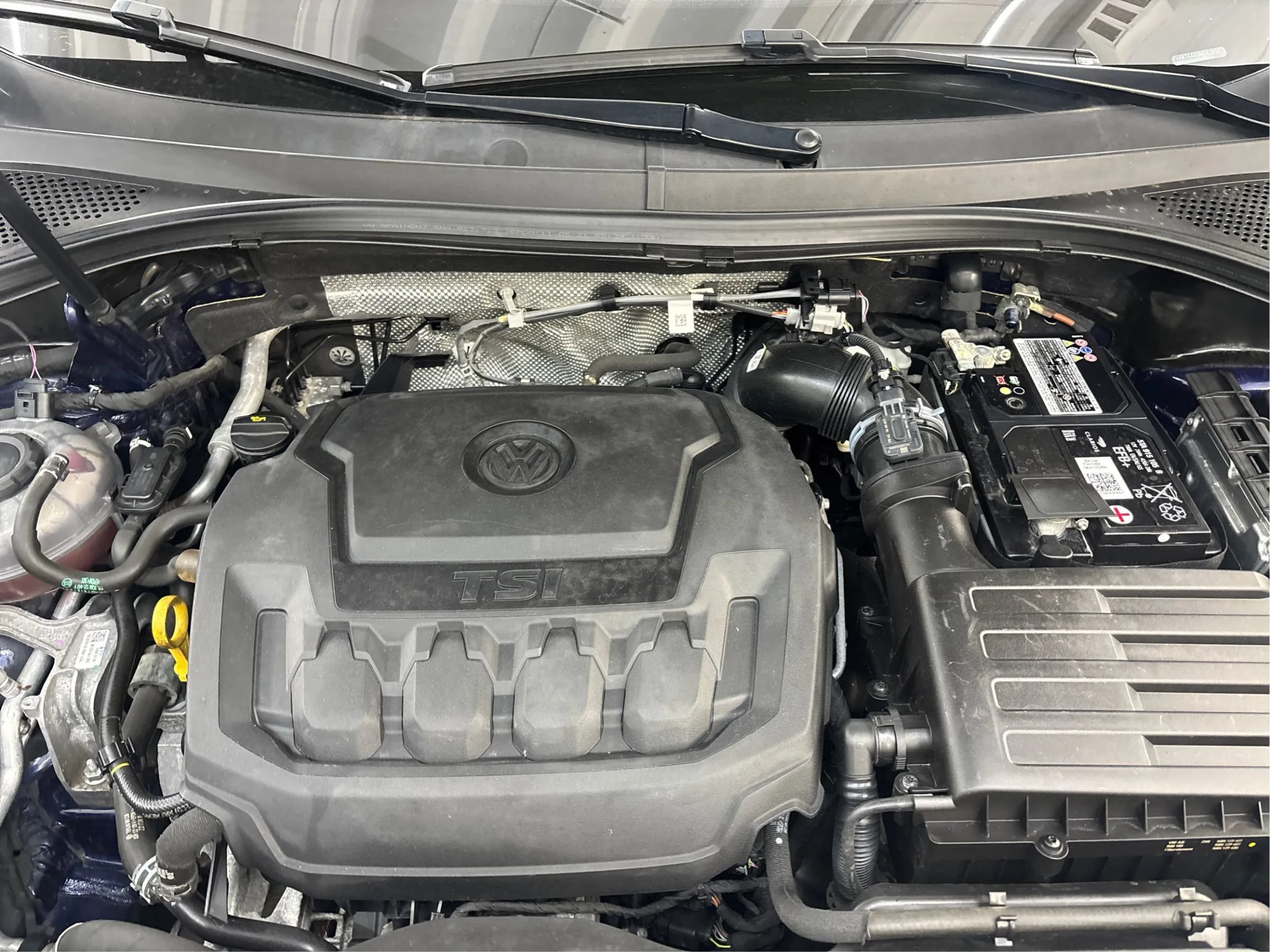 Used 2022 Volkswagen Tiguan SEL R-Line AWD/4WD image 29