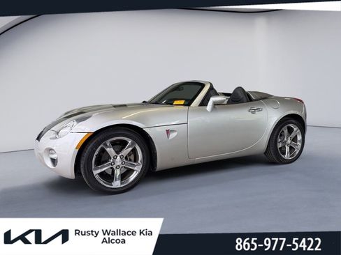 Used 2007 Pontiac Solstice Convertible w/ Premium Package image 1