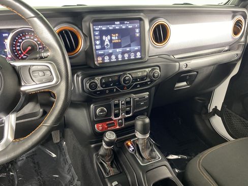 Used 2020 Jeep Gladiator Mojave w/ Dual Top Group AWD/4WD image 30
