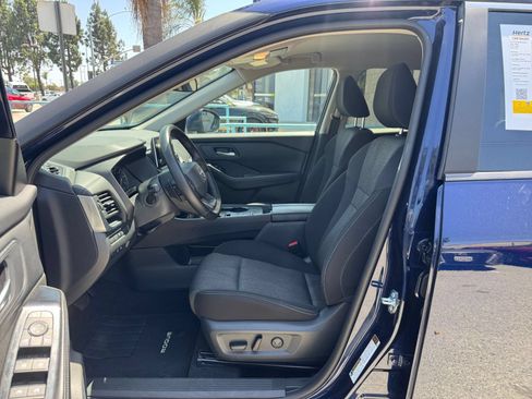Used 2025 Nissan Rogue SV FWD image 24