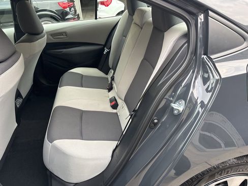 Used 2025 Toyota Corolla LE image 14