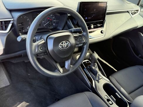 Used 2025 Toyota Corolla LE image 4