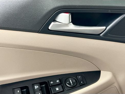 Used 2020 Hyundai Tucson SE w/ Cargo Package image 16