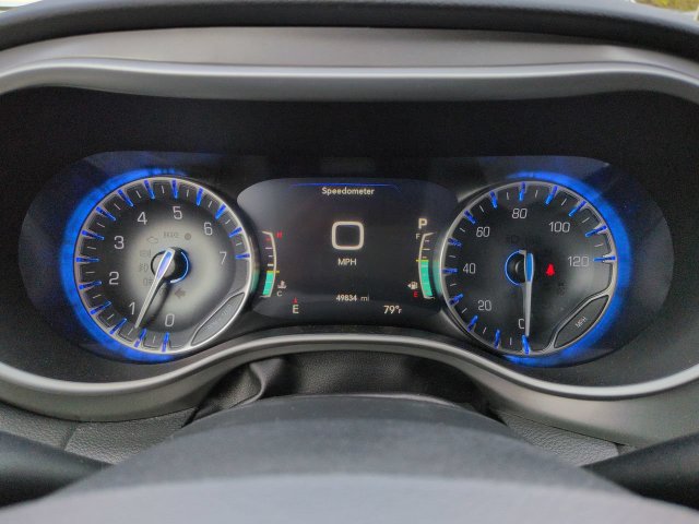 Certified 2025 Chrysler Pacifica Select FWD image 28