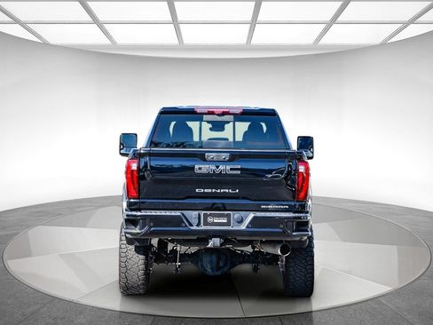 Used 2024 GMC Sierra 3500 Denali Ultimate AWD/4WD image 4
