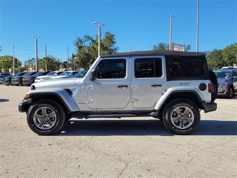 Certified 2022 Jeep Wrangler Unlimited Sahara image 7
