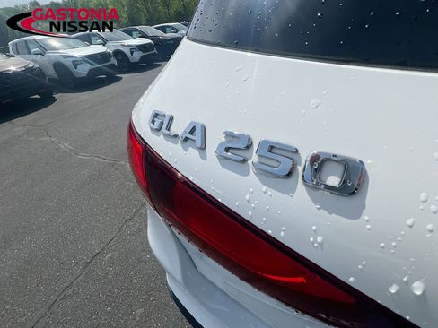 Used 2023 Mercedes-Benz GLA 250 w/ Premium Package image 42